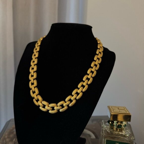 ✨Elegant Vintage Monet Gold Chain Necklace and Bracelet Set - Picture 2 of 5